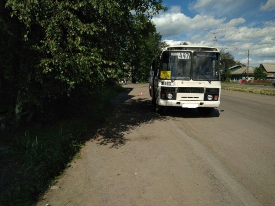 Происшествия, Томские новости, маршрутка пенсионер упала ДТП Пенсионерка выпала из маршрутки в Томске