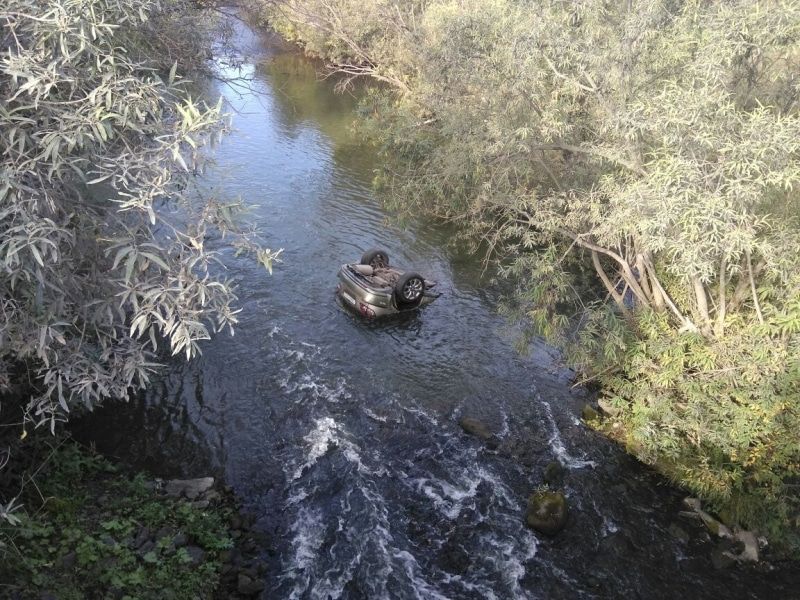 Происшествия, Томские новости, авария утонули ДТП съехал в реку погибли трупы утопленники Двое погибли в съехавшей в реку иномарке в томском поселке