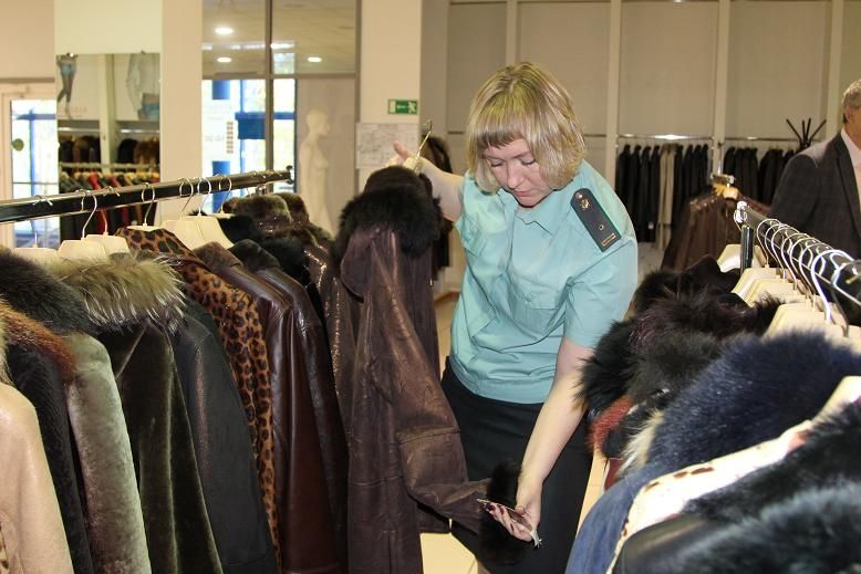 Томские новости, куртки дубленки кожа арест судебные приставы В Томске судебные приставы арестовали более тысячи шуб и дубленок