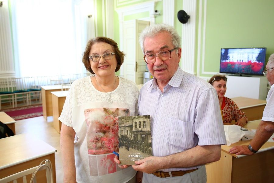 Книги, Книги в Томске, Краеведение, Образование и наука, Томские новости, книга революция 1917 года как подготовить экскурсию по городу В ТГУ представили книгу о Томске 1917 года