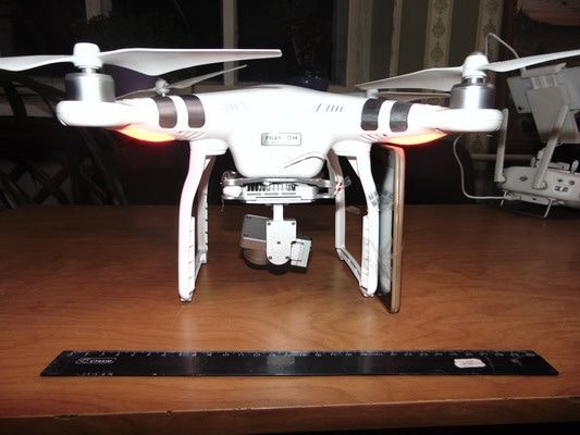 Томские новости, квадрокоптер тюрьма колония запрещенные предметы В Томске двое мужчин пытались передать в колонию телефоны с помощью квадрокоптера