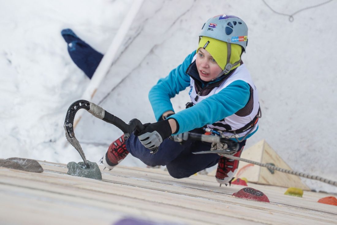 Спорт в Томске, Томские новости, спорт ледолазание скалолазы альпинисты Иван Темерев В Томске прошел этап Кубка России по ледолазанию