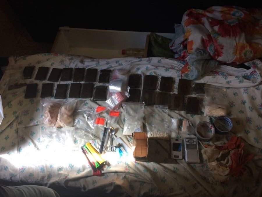 Криминал, Томские новости, наркотики гашиш героин элитка лсд марки Пропитанная ЛСД картина помогла выйти на след крупнейшей в регионе партии наркотиков (ВИДЕО)