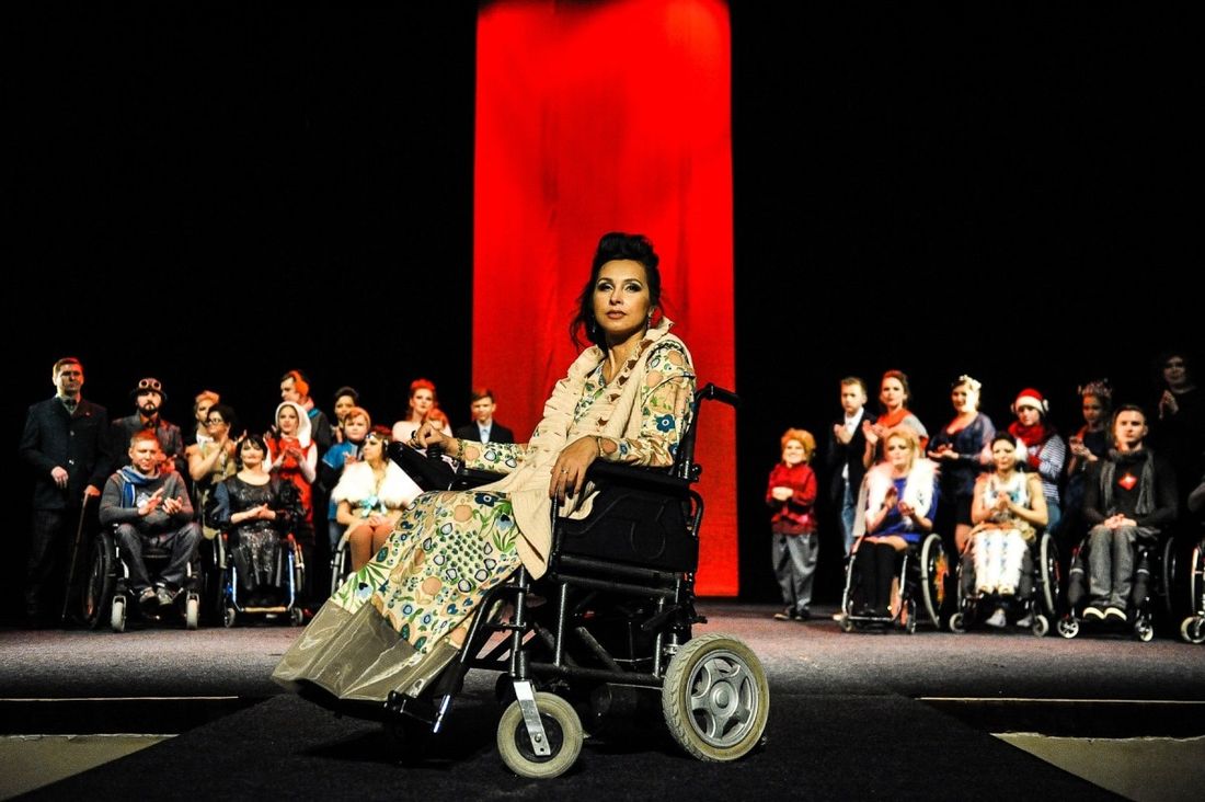 Конкурсы и акции, Томские новости, особая мода конкурсы модели инвалиды Томск Томичей приглашают на гала-концерт конкурса «Особая мода»
