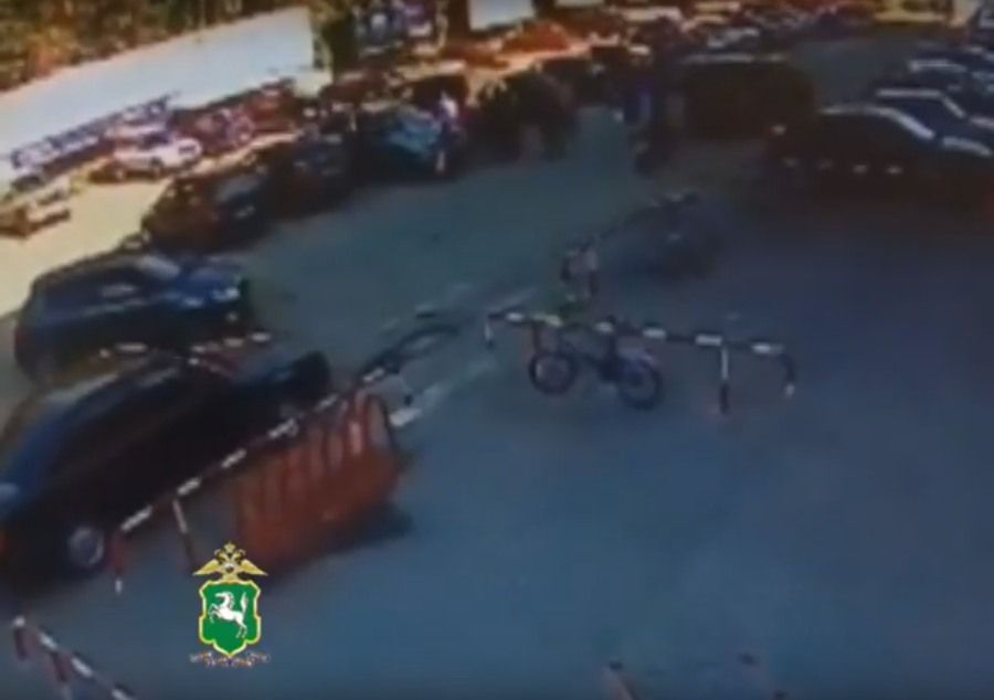 Происшествия, Томские новости, разбили окно лексус правомерно прокуратура Прокуратура не видит нарушений в действиях томичей, разбивших окно автомобиля ради спасения младенца