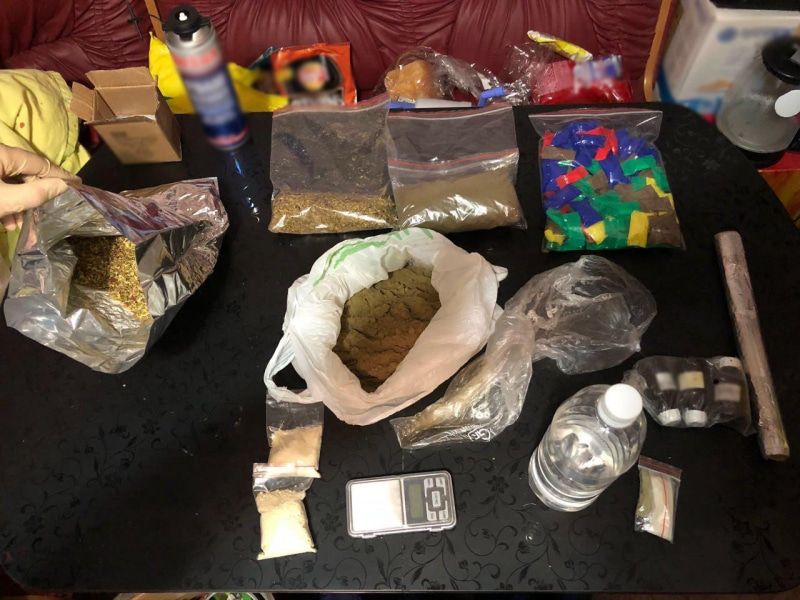 Криминал, Томские новости, синтетики наркотики запрещенные вещества У жителя томского Аэропорта нашли более килограмма «синтетики»