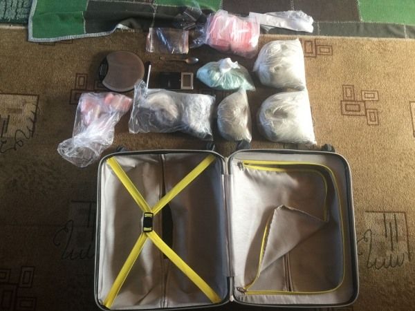 Криминал, Томские новости, криминал наркотики синтетики крупная партия в деревне наркота наркоманы В томской деревне нашли 3,5 кг «синтетики»