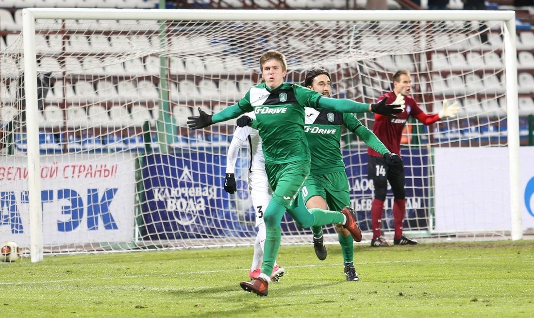 Спорт, Спорт в Томске, Томские новости, победа чемпионат России по футболу победили одолели последний домашний матч томи «Томь» победила в домашнем матче