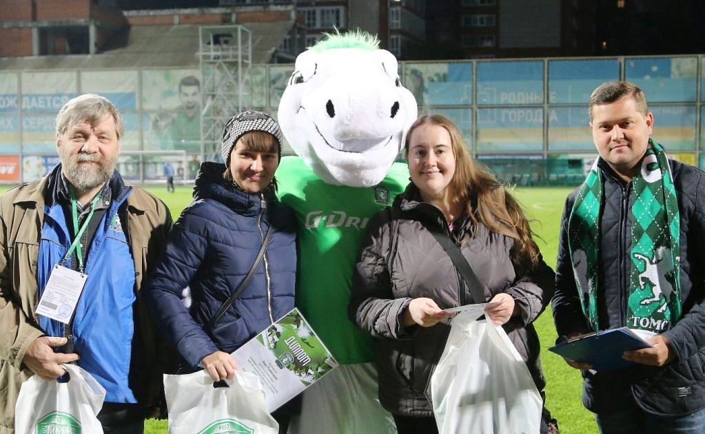 Томские новости, конь голосование выбор талисман ростовая кукла ФК Томь Томичам предлагают выбрать имя для нового талисмана «Томи»