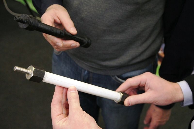 Образование и наука, Томские новости, вода трубочки ученые наука Томские ученые создали «трубочки», превращающие любую воду в питьевую