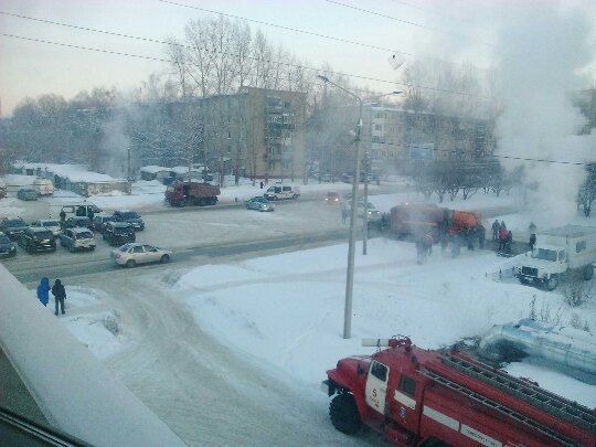 ЖКХ, Происшествия, Томские новости, тепломагистраль порыв ЖКХ авария отключили тепло Около 40 домов Томска остались без тепла из-за порыва на тепломагистрали