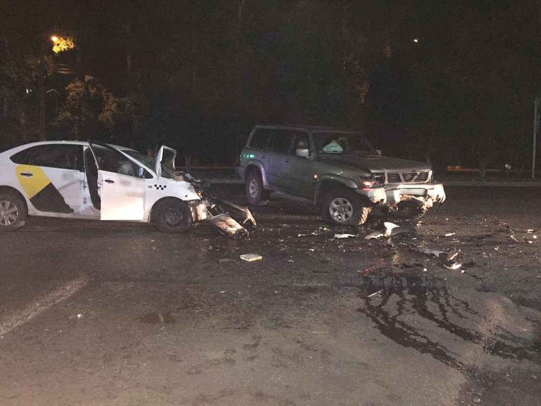 Происшествия, Томские новости, авария ДТП врезался сводка происшествий дорожная обстановка жесть Томска Встречные Volkswagen и Nissan столкнулись в Томске