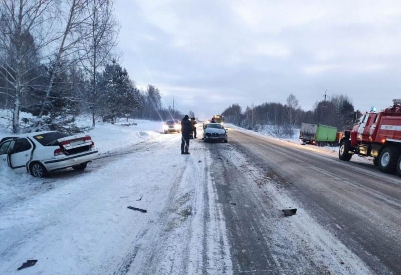 Происшествия, Томские новости, авария ДТП врезались пострадали сводка происшествий жесть Томска Утром на трассе Томск — Мариинск столкнулись BMW, Nissan и MAN с полуприцепом
