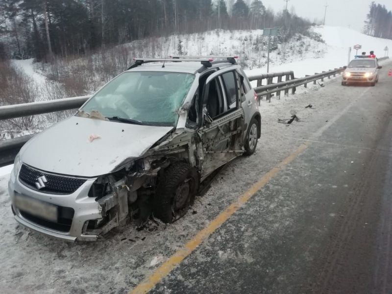 Происшествия, Томские новости, авария происшествия ГИБДД жесть Томска столкнулись врезались пострадали Иномарка и грузовик с полуприцепом столкнулись на трассе под Томском