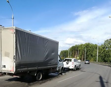 Происшествия, Томские новости, авария ДТП врезались пострадали сводка происшествий аварии в Томской области жесть Томска «Газель» и Cherry столкнулись в Томске, пострадала женщина