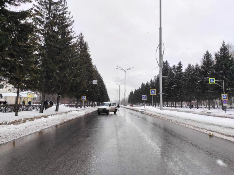Происшествия, Томские новости, авария дтп врезались пострадали сводка происшествий дорожная обстановка жесть Томска Две женщины попали под колеса микроавтобуса в Северске