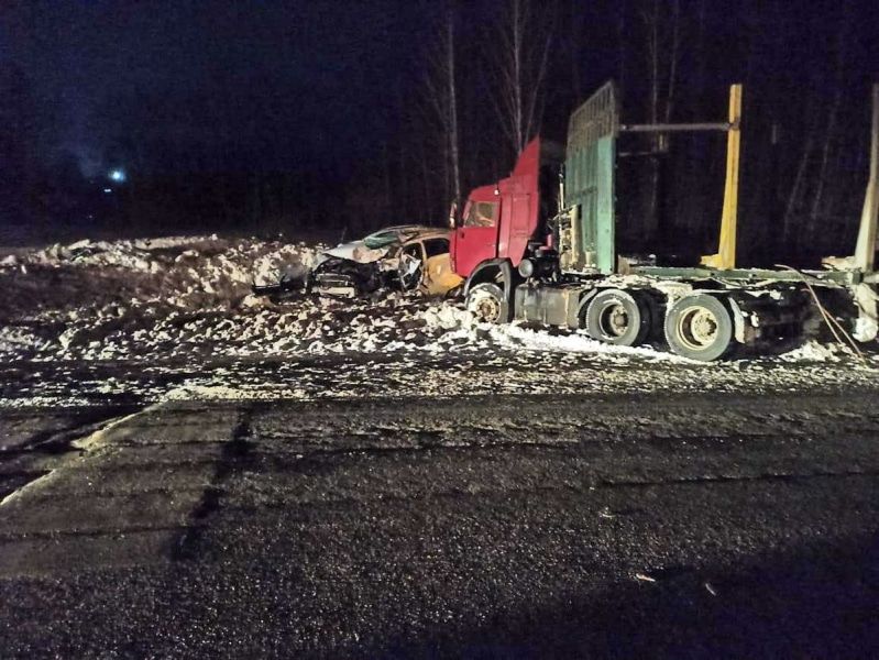 Происшествия, Томские новости, авария дтп врезались пострадали инцидент сводка происшествий дорожная обстановка жесть Томска КамАЗ и Lexus столкнулись на трассе Томск — Мариинск