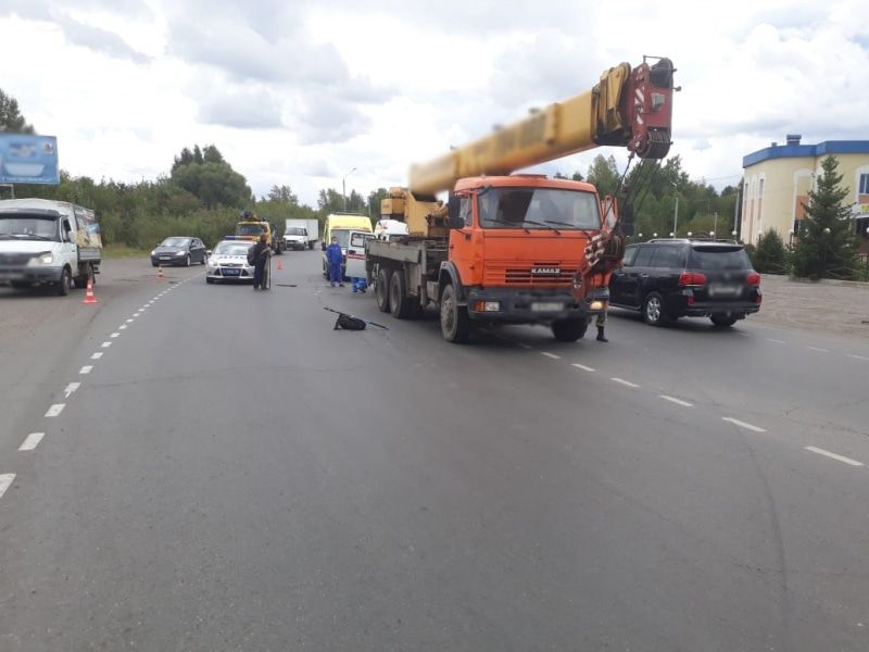 Происшествия, Томские новости, авария ДТП сводка происшествий сбили попал под колеса пострадал дорожная обстановка жесть Томска Пешеход попал под колеса КамАЗа в Томске