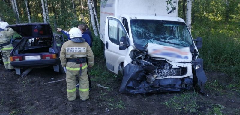 Происшествия, Томские новости, авария дтп врезались пострадали сводка происшествий жесть Томска Грузовик и ВАЗ столкнулись под Томском, один человек пострадал