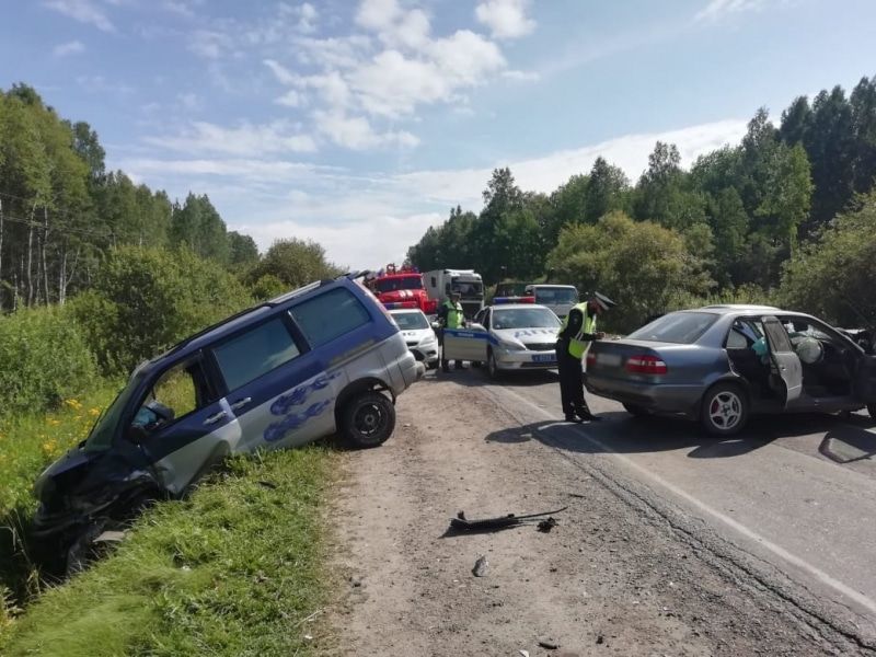 Происшествия, Томские новости, авария дтп врезались пострадали сводка происшествий аварии в Томске жесть Томска Три иномарки столкнулись на трассе Томск-Мариинск