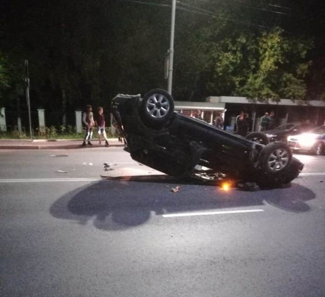 Происшествия, Томские новости, авария ДТП врезались пострадали сводка происшествий аварии в Томске жесть Томска Ночью в Томске опрокинулась иномарка, водитель скрылся