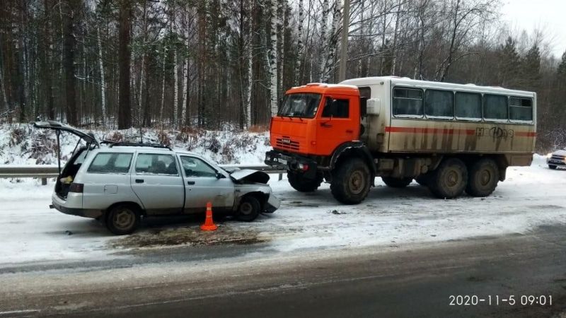 Происшествия, Томские новости, авария ДТП врезались пострадали сводка происшествия жесть Томска В Северске столкнулись ВАЗ и НЕФАЗ