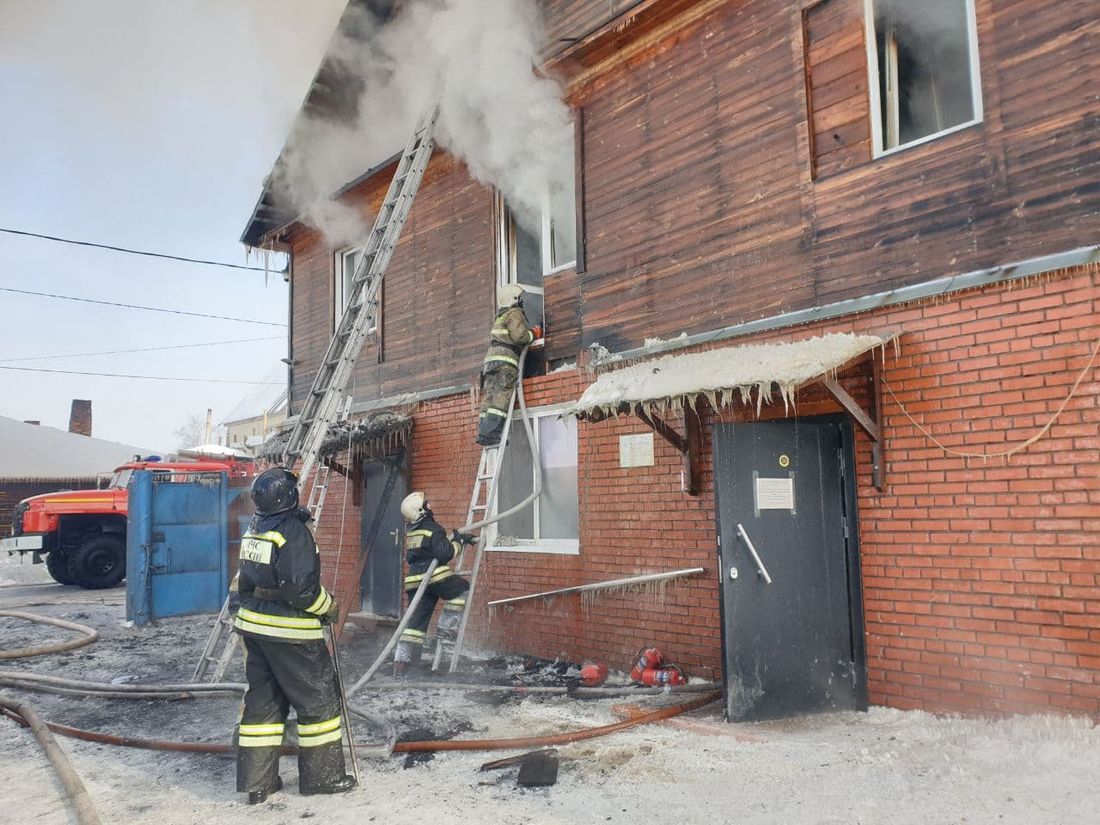 Происшествия, Томские новости, пожар горит огонь сводка Ключевская загорелись сгорели жесть Томска Пожар на Добролюбова в Томске ликвидирован