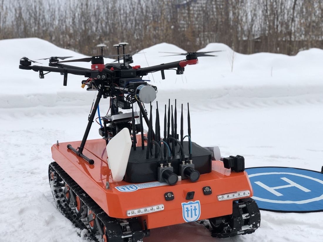 Образование и наука, ТГУ, Томские новости, шпионаж технологии патент робот умные технологии томские ученые безопасность сбивать беспилотники то Томские ученые первыми в России запатентовали «умных» роботов, охотящихся на дронов-шпионов