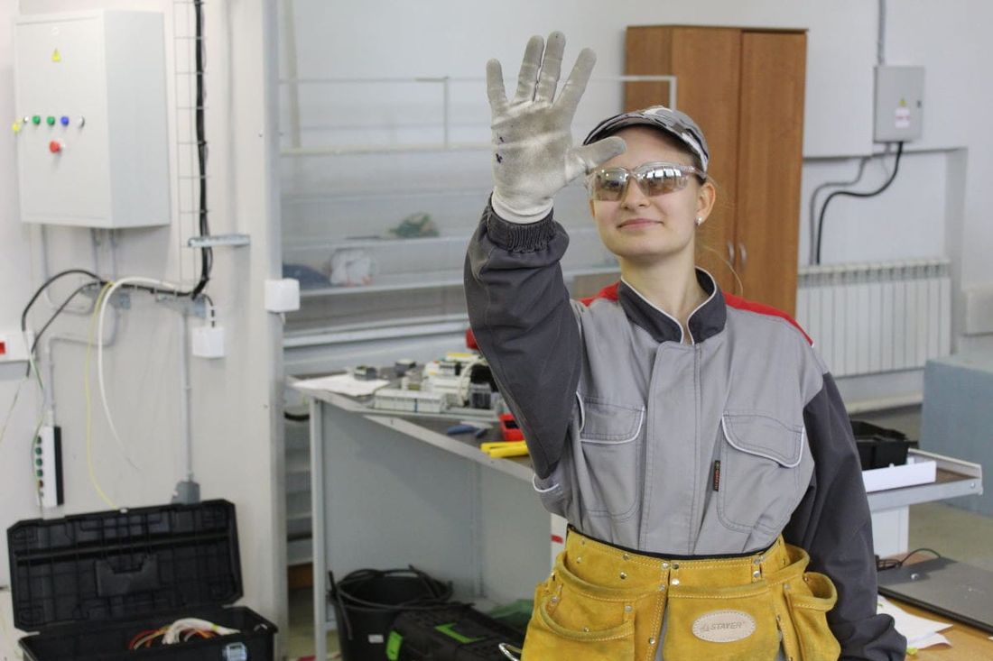 Конкурсы и акции, Томские новости, молодые профессионалы ворлдскиллз чемпионат турнир электромонтажник Томичка стала лучшим электромонтажником VIII Национального чемпионата «Молодые профессионалы»