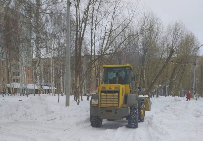 Безопасность, Новый год ❄, Томские новости, авангард белое озеро ледовые горки тают фигуры скульптуры До конца недели в Томске демонтируют ледовые городки у Авангарда и на Белом озере