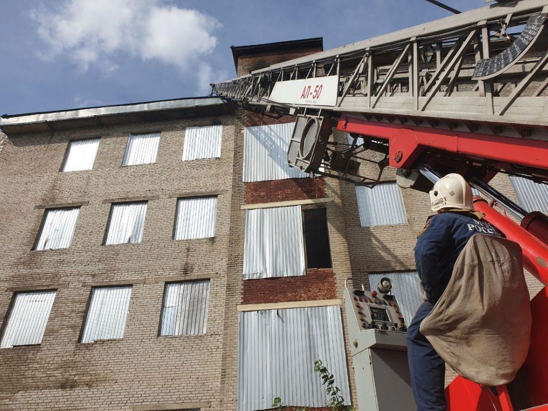 Происшествия, Томские новости, пожар огонь загорелись сводка происшествий Пожар в здании бывшего училища связи в Томске ликвидировали