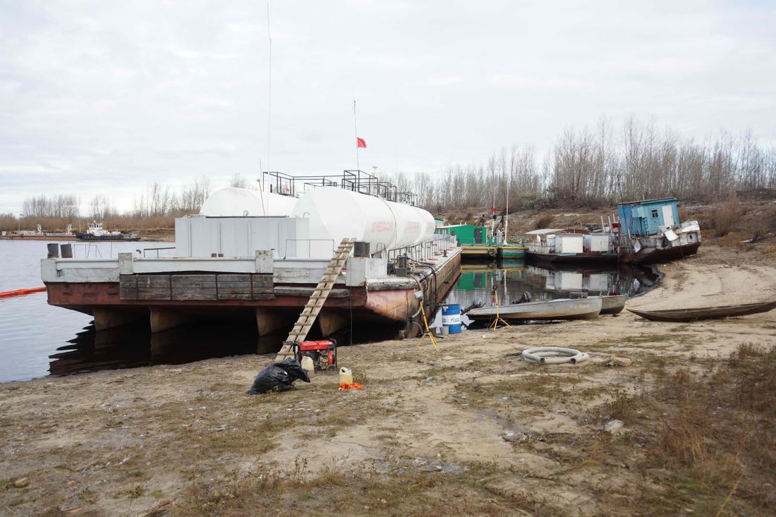 Томские новости, Экология, нефть разлилась разлив экологическая катастрофа Нефтеразлив на Оби после столкновения двух барж планируют устранить в течение недели — МЧС