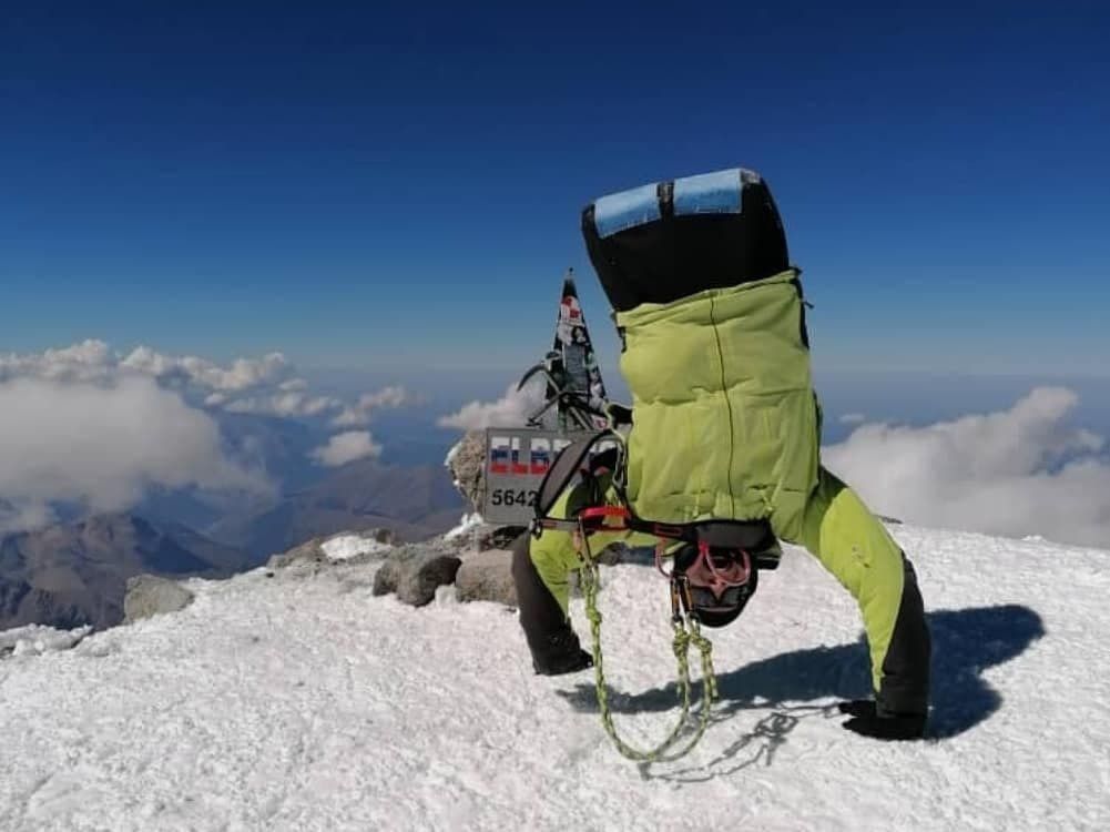 Конкурсы и акции, Томские новости, на руках залез на вершину покорение эльбруса инвалиды альпинизм люди с ограниченными возможностями г Проект Томского отделения РГО попал в шорт-лист «географического Оскара»