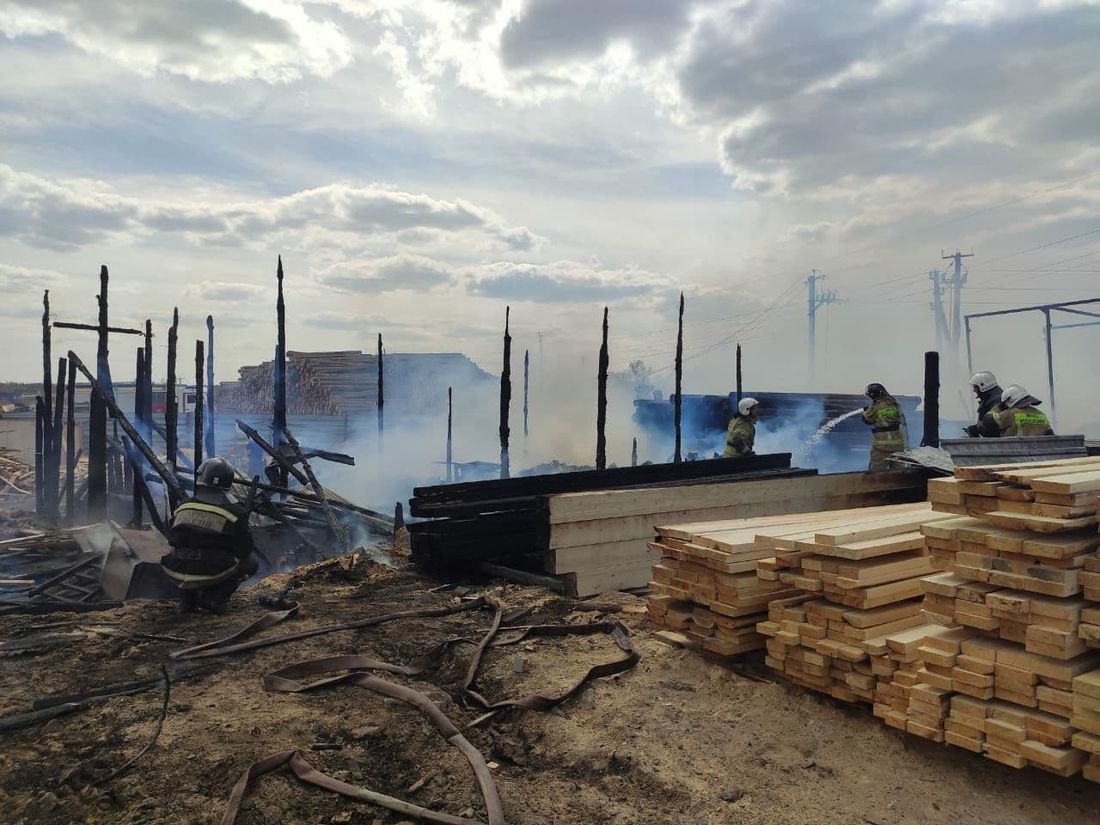 Происшествия, Томские новости, пожар горит огонь сводка дымка жесть Томска В Томске загорелась пилорама