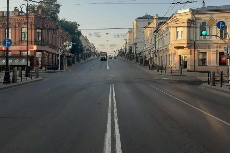 Происшествия, Томские новости, авария ДТП врезались сводка происшествий пострадали жесть Томска ночные гонщики стритрейсеры Проскочившая на «красный» иномарка врезалась в грузовик в Томске