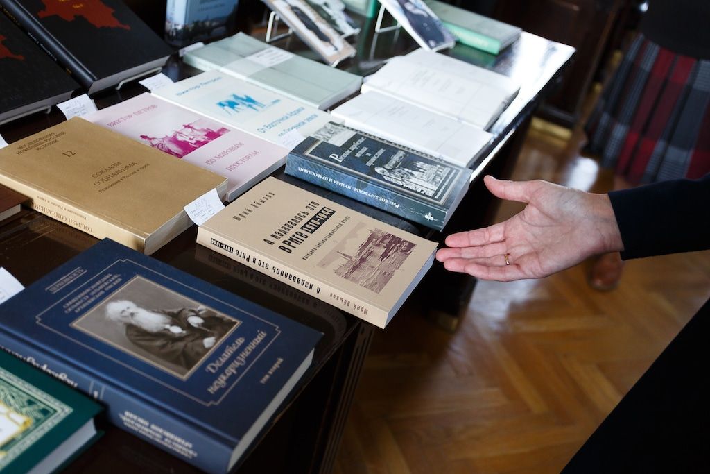 ТГУ, Томские новости, ТГУ образование выставка куда сходить книги библиотека Фонд Научной библиотеки ТГУ пополнили 300 книг Дома русского зарубежья