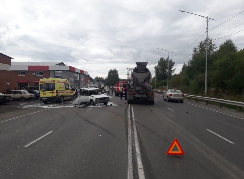 Происшествия, Томские новости, авария дтп врезались пострадали сводка происшествий жесть Томска В Северске бетономешалка столкнулась с ВАЗом, погибла женщина