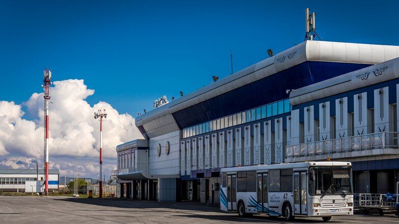Томский Обзор, новости, Мировые новости Хакасия аэропорт название нейминг топонимы герои война ветераны Аэропорт Абакана получил имя героя Советского Союза Василия Тихонова