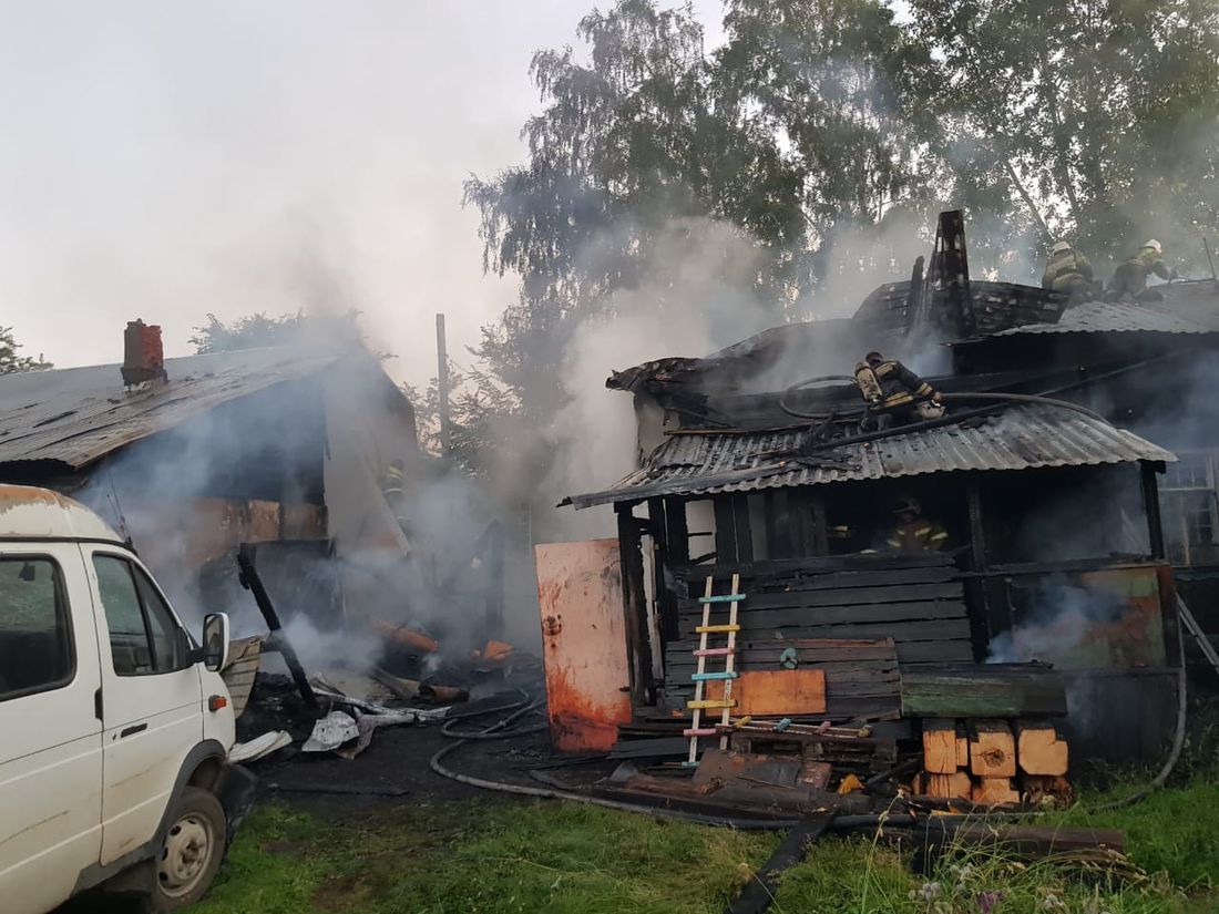 Происшествия, Томские новости, пожар сводка происшествий горит сгорели загорелись жесть Томска Пожарные спасли женщину с 7-месячным ребенком из горящего дома в Томске