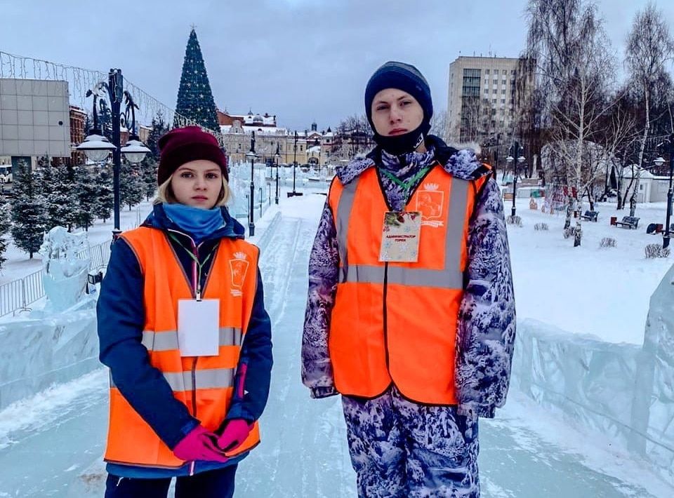 Безопасность, Новый год ❄, Праздники, Томские новости, Ново-Соборная площадь большая горка ледовый каток администрация мэрия безопасность новый год праздни Следить за безопасностью на большой горке на Ново-Соборной в Томске будут волонтеры
