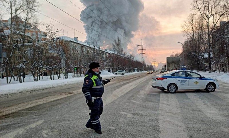 Происшествия, Томские новости, пожар горит Лента сводка происшествий жесть Томска В Томске ограничили движение в районе горящего гипермаркета «Лента»