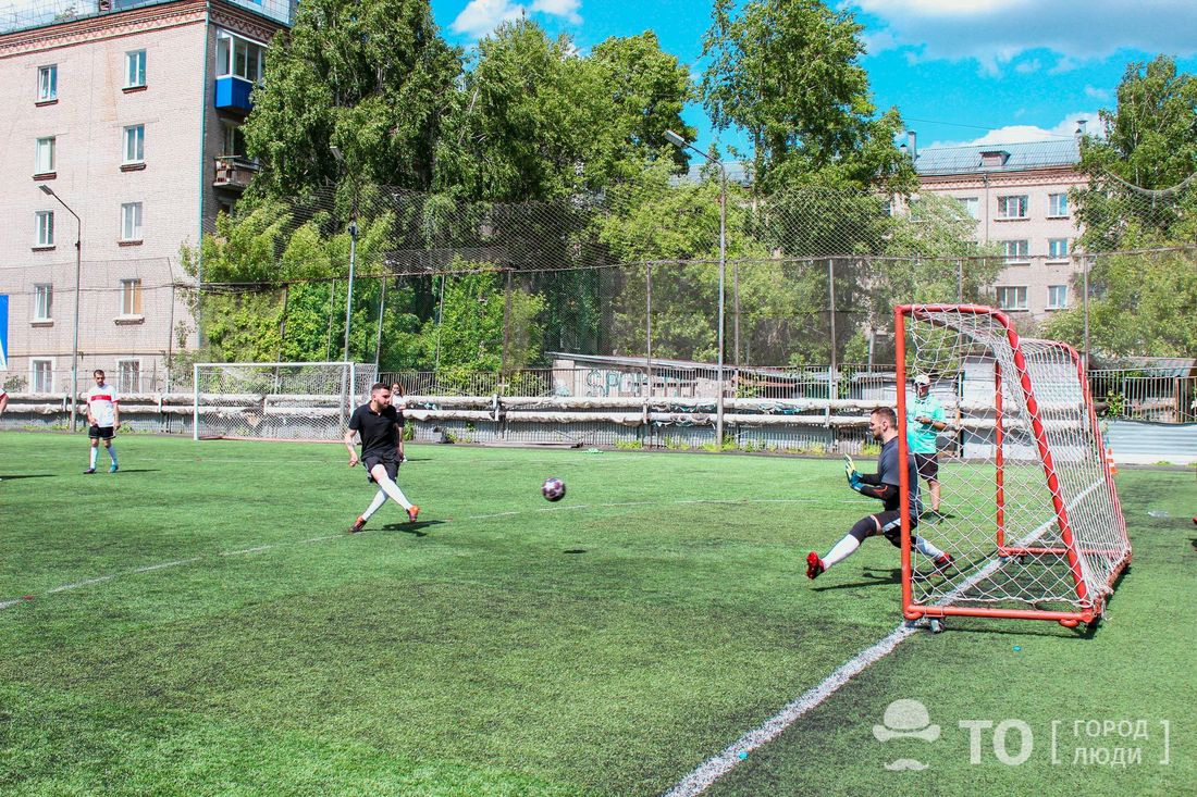 Спорт в Томске, Томские новости, футбол соревнования барбершоп бары чемпионат В Томске прошел футбольный турнир среди баров, ресторанов и барбершопов