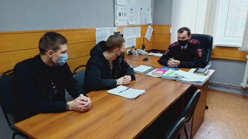 Происшествия, Томские новости, арестовали задержали фейерверк взрывы выстрелы происшествия опасное вождение Водителя, который перевозил на санях молодого человека, запускавшего фейерверки, оштрафовали в Томске