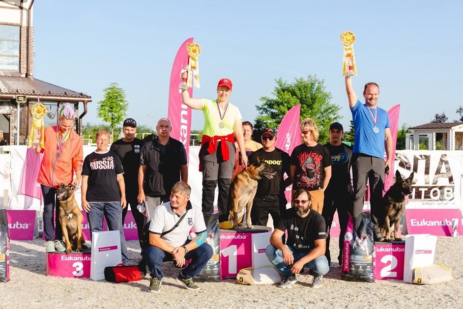 Спорт, Спорт в Томске, Томские новости, троеборье кинологи победа спорт томские спортсмены выиграли проиграли соревнования чемпионат Томичка во второй раз стала абсолютной чемпионкой России по кинологическому троеборью