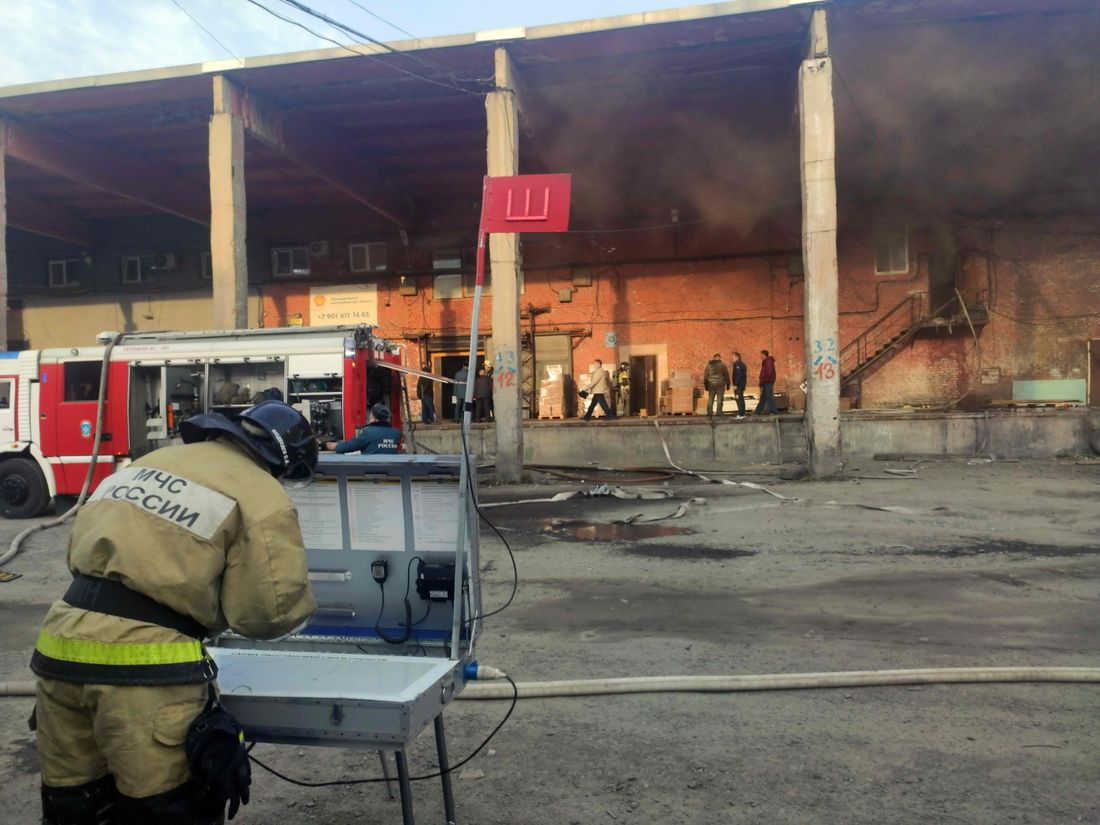 Происшествия, Томские новости, пожар склады горят огонь сводка происшествий жесть Томска ЧП В Томске пожарные почти 5 часов ликвидировали пожар на Мичурина