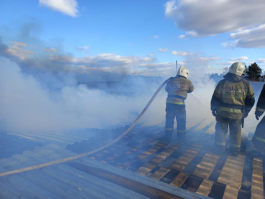 Происшествия, Томские новости, пожар горит огонь сводка происшествий жесть Томска пожары Крупный пожар ликвидировали на пилораме в Томской области