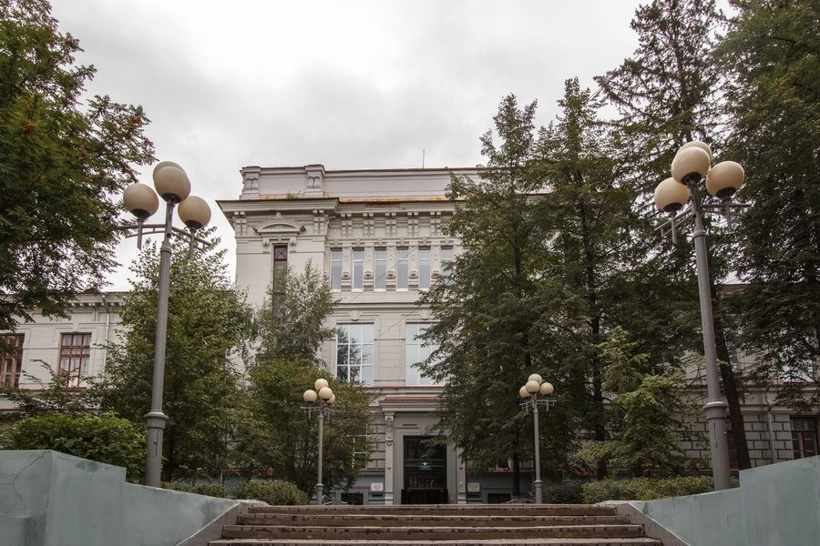 Происшествия, Томские новости, ТПУ, бром утечка скорая аварии происшествия жесть Томска Один из корпусов Томского политеха эвакуировали из-за утечки брома