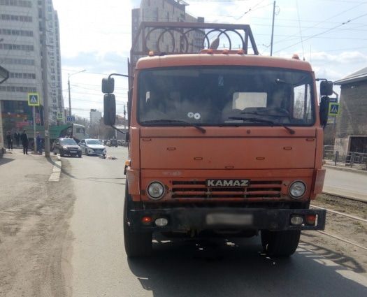 Происшествия, Томские новости, авария сбил сводка происшествий жесть Томска велосипед аварии жесть Томска КамАЗ насмерть сбил велосипедистку в Томске