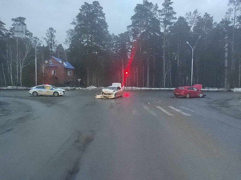 Происшествия, Томские новости, авария ДТП врезались пострадали сводка происшествий жесть Томска Девушка пострадала при столкновении двух иномарок в Томской области