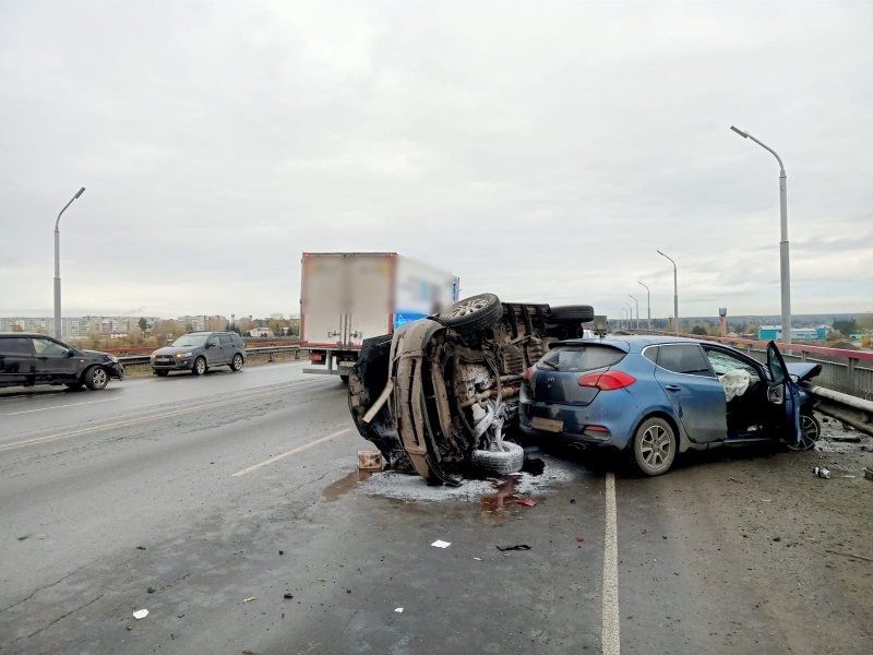 Происшествия, Томские новости, ДТП авария врезались сводка происшествий жесть Томска инциденты дорожная обстановка аварии Трое доставлены в больницу после тройного ДТП на подъезде к Томску